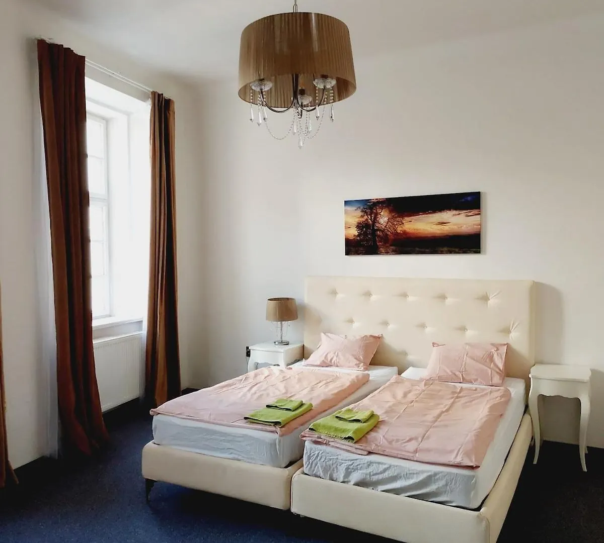 Just 3 Min Walk Old Town Center Private Room E Prag Apartment